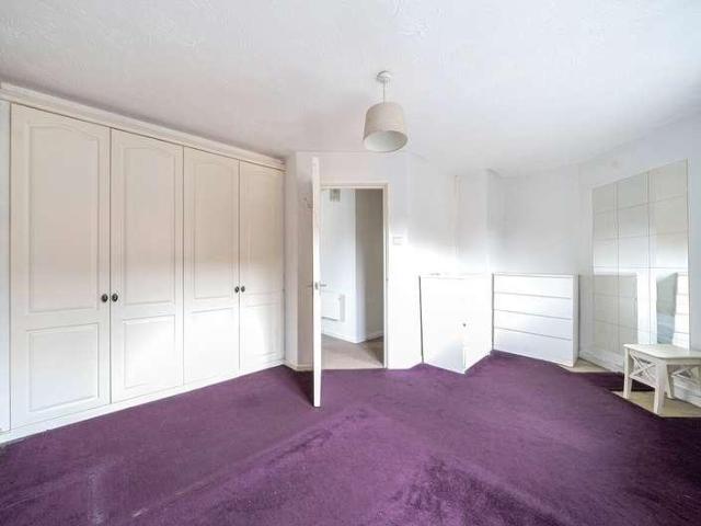 Flat for sale in Crystal Palace, Greater London