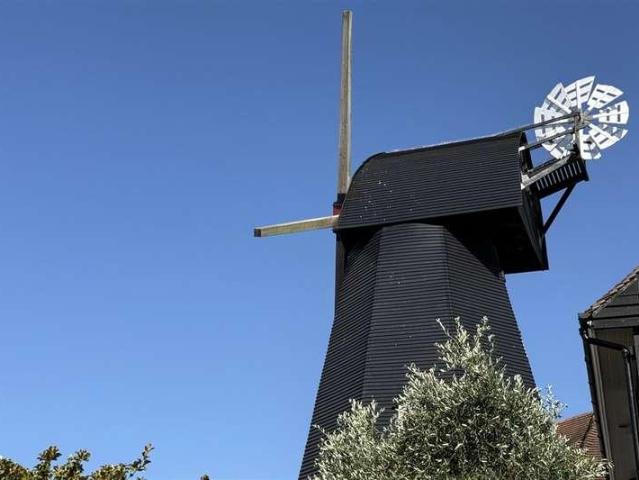 Flat for sale in The Bridge, Kent