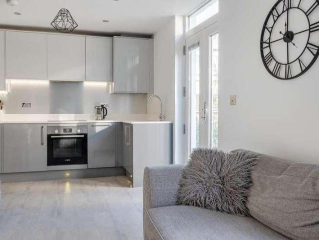 Flat for sale in Daws Hill, Cressex