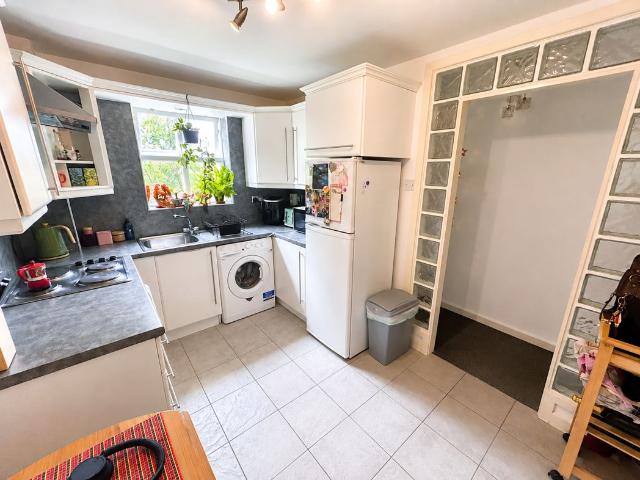 Flat for sale in Killingworth, Camperdown