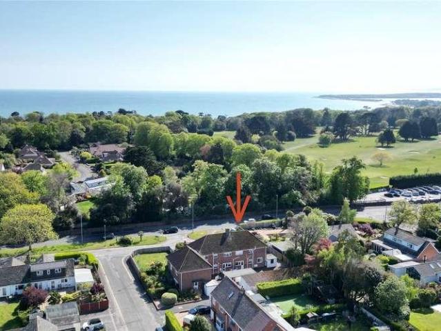 Flat for sale in Highcliffe