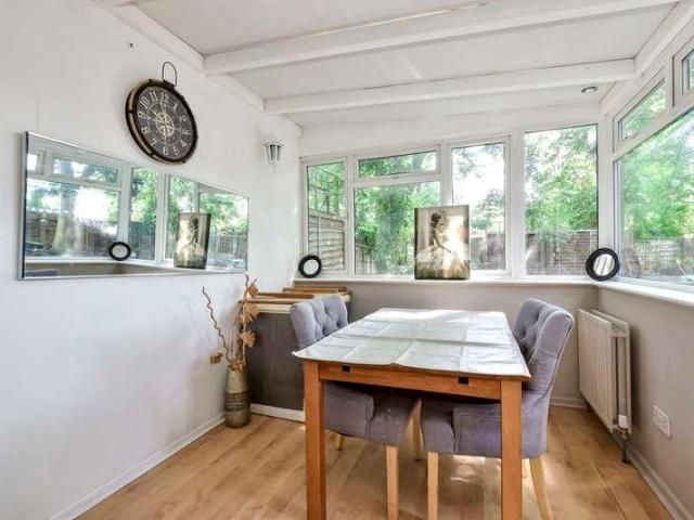 Flat for sale in Kingswood, North Watford