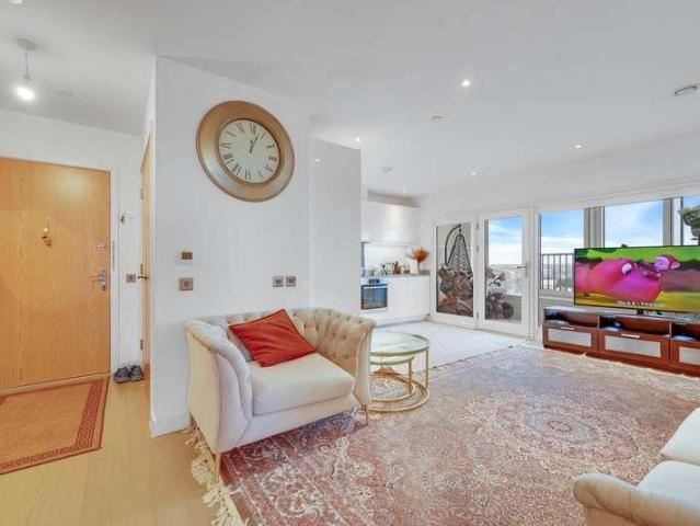 Flat for sale in Greater London