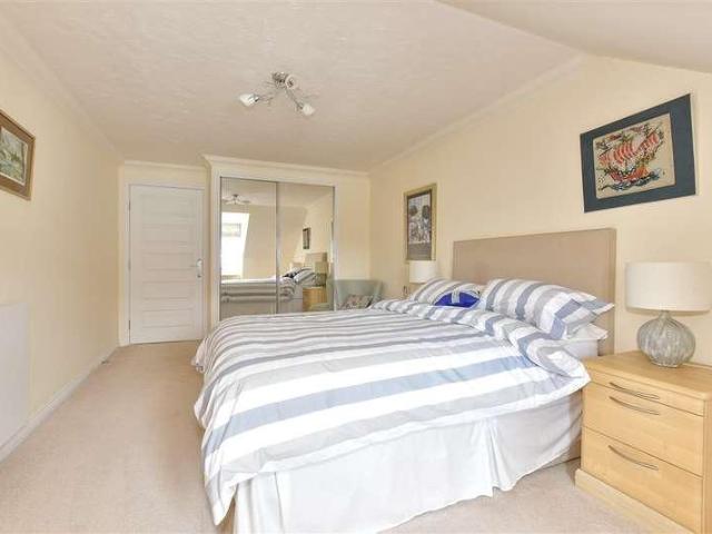 Flat for sale in St. Mildred's, The Bridge