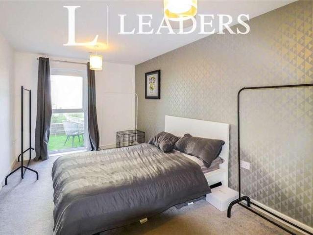 Flat for sale in Lakenham, East Bank