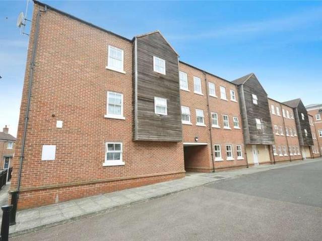 Flat for sale in Coldharbour, Buckinghamshire
