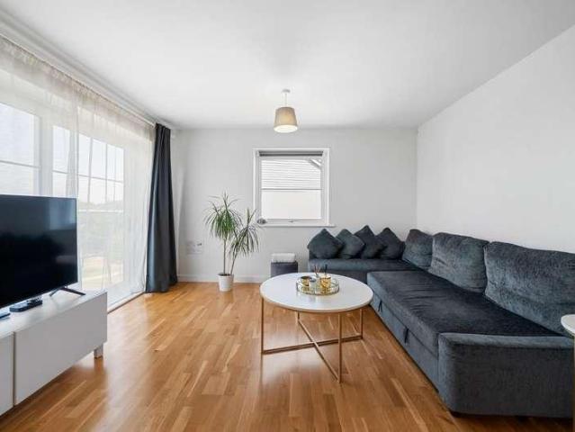 Flat for sale in Row Town, Surrey