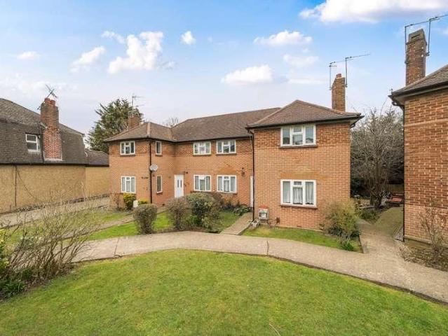 Flat for sale in Northwood, Northwood