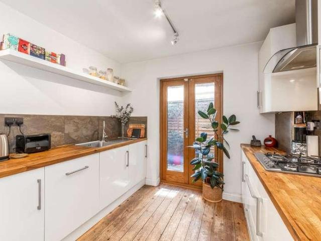 Flat for sale in Anerley, Greater London