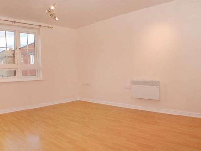 Flat for sale in Slough, Cippenham