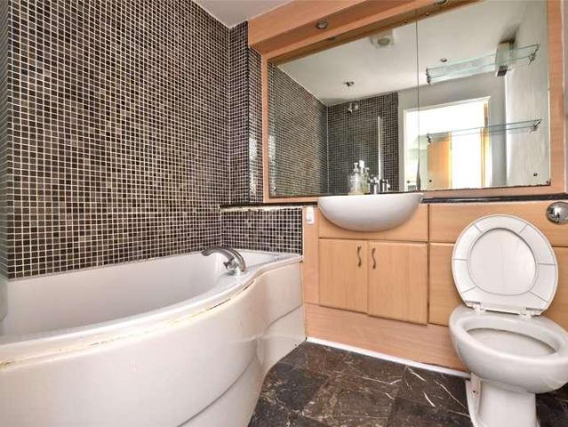 Flat for sale in Coney Hill, Gloucester