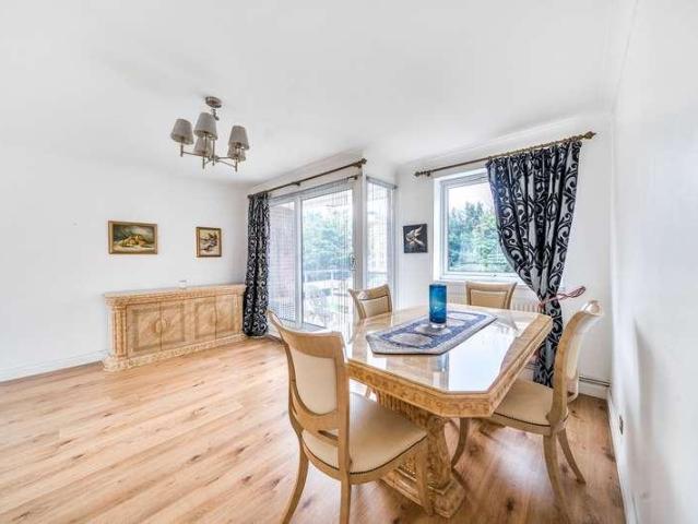 Flat for sale in Little Stanmore, Greater London