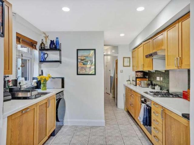 Flat for sale in West Norwood, Greater London