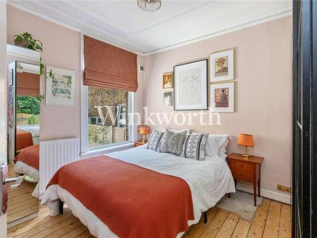 Flat for sale in London Borough of Haringey, Greater London