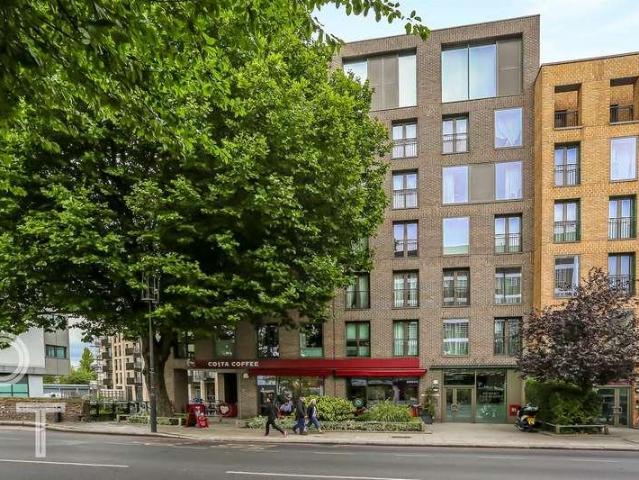 Flat for sale in Kentish Town, Greater London