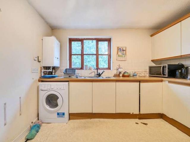 Flat for sale in Barton, The Slade