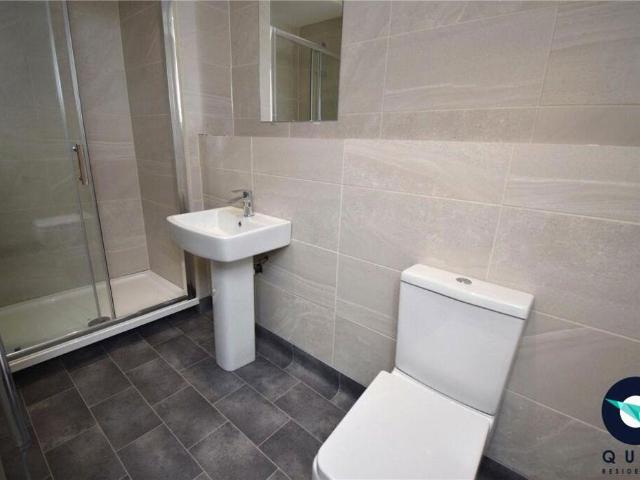 Flat for sale in Calderstones
