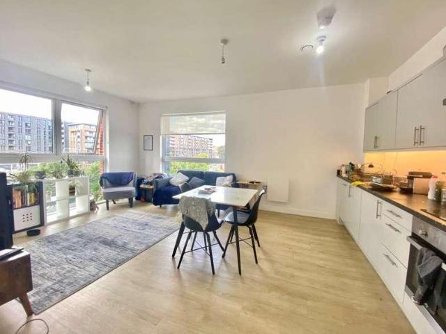 Flat for sale in Georgia, Greater Manchester