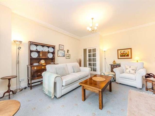 Flat for sale in Llandudno, Wales