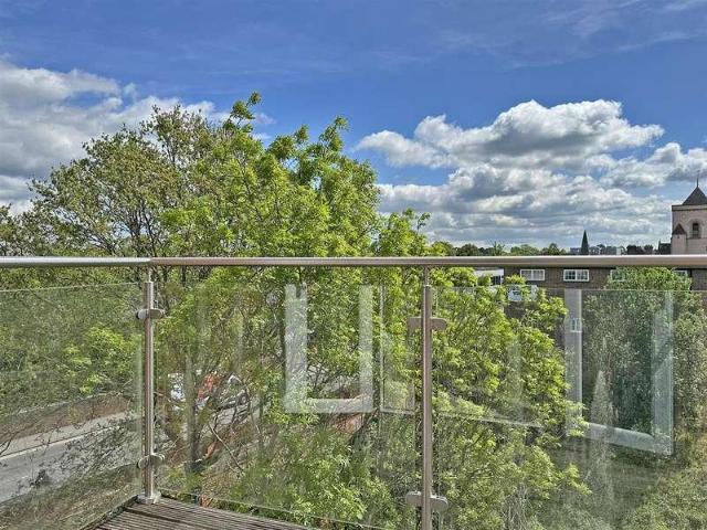 Flat for sale in Blackwell, Perryfields