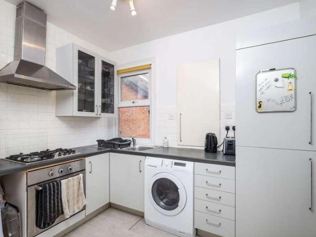 Flat for sale in Pinner, Greater London