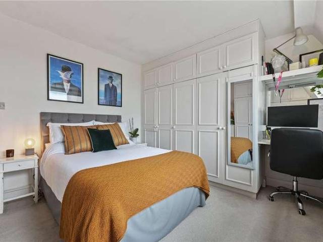 Flat for sale in Notting Hill, Greater London