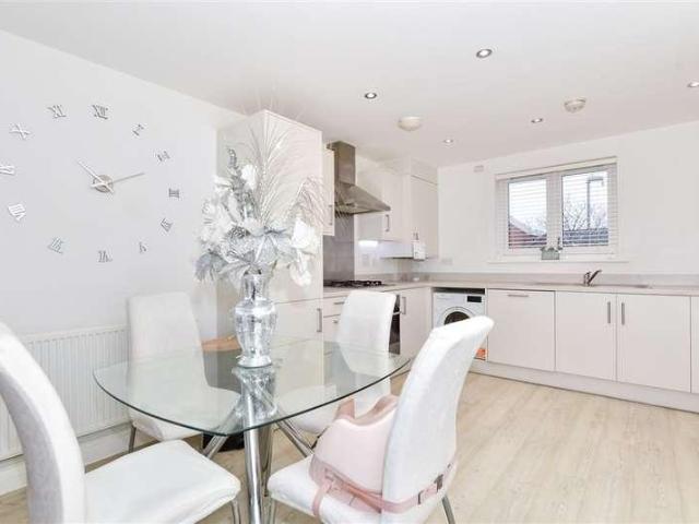 Flat for sale in Leybourne, Bourne Vale