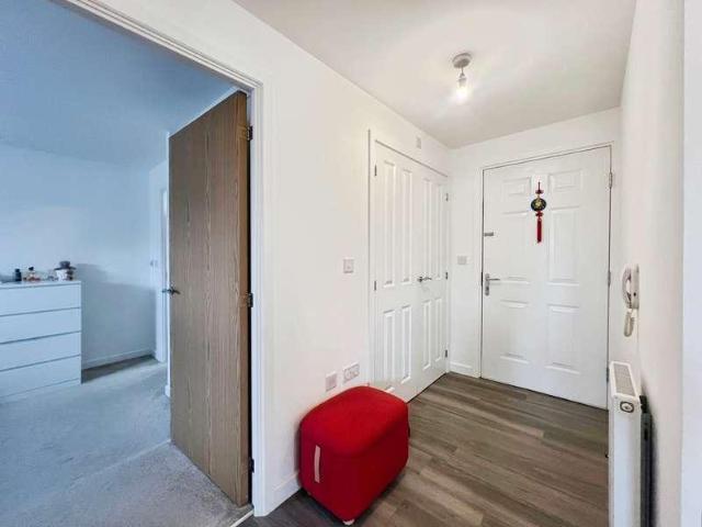 Flat for sale in Wokingham