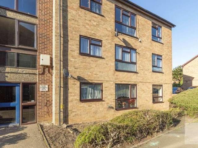 Flat for sale in Lakenham, East Bank