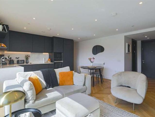 Flat for sale in Callis Yard, Greater London