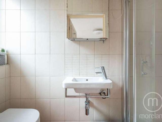 Flat for sale in Golders Green, Greater London