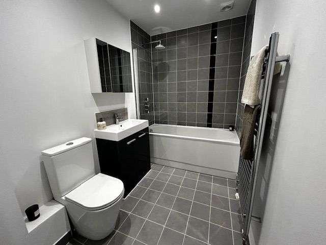 Flat for sale in Midway, Kent