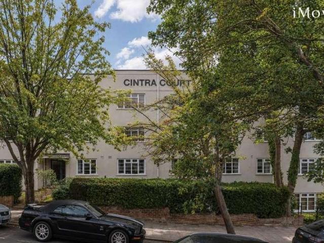Flat for sale in Crystal Palace, Greater London
