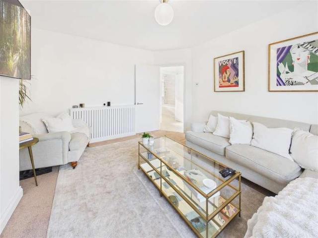 Flat for sale in Blackhills, Surrey