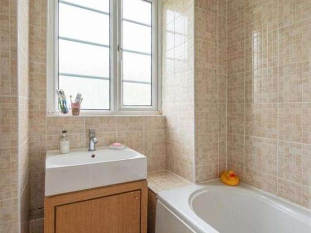 Flat for sale in Chingford, Greater London