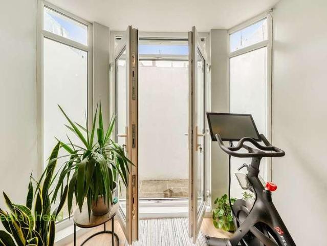 Flat for sale in London Borough of Croydon, Thornton Heath