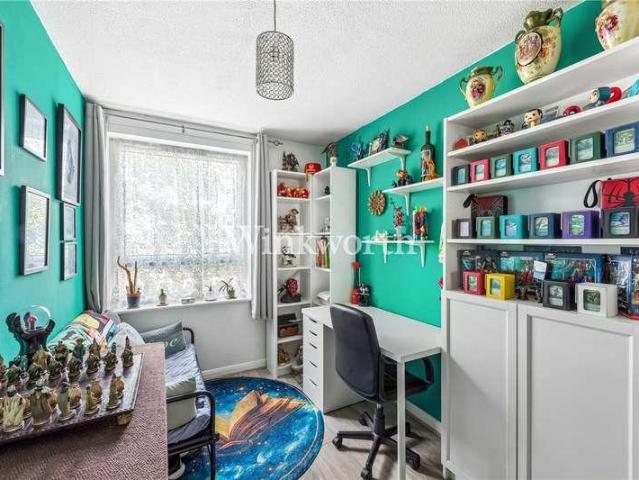 Flat for sale in Greater London