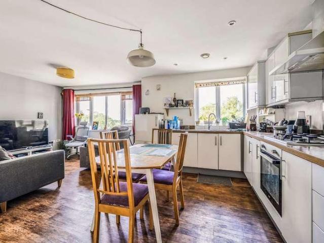 Flat for sale in Eastcote Village, Greater London
