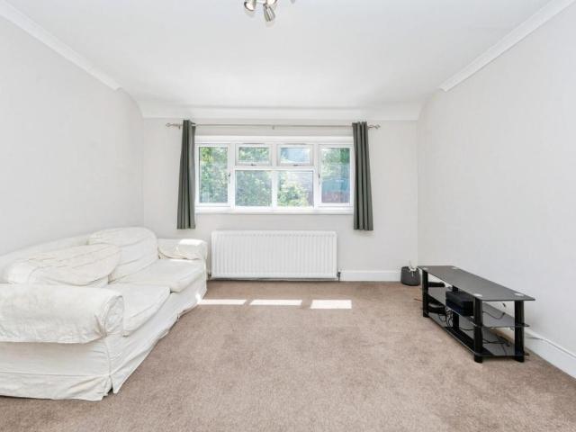 Flat for sale in Preston, Greater London
