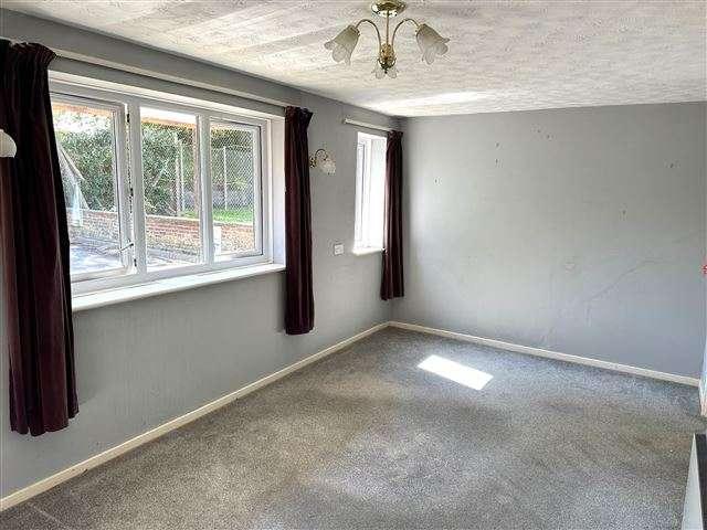 Flat for sale in Worthing, West Sussex