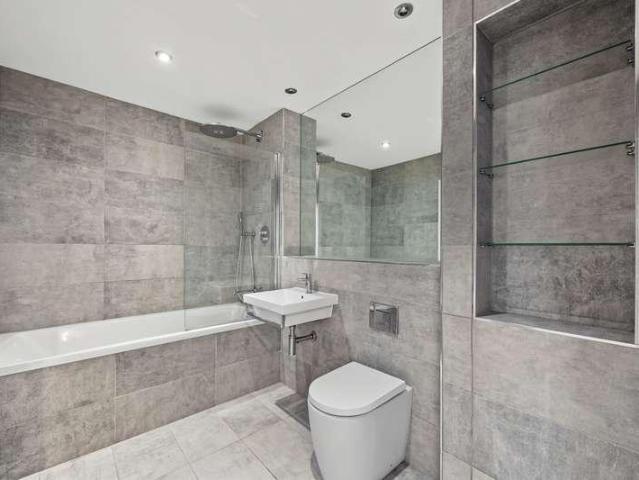 Flat for sale in Gospel Oak, Greater London