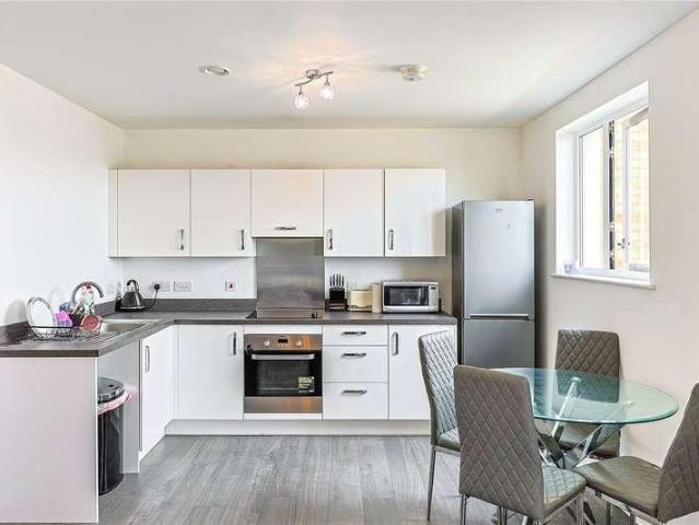 Flat for sale in Colindale, Greater London