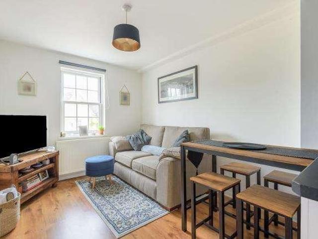 Flat for sale in Chipping Norton, Black Bourton
