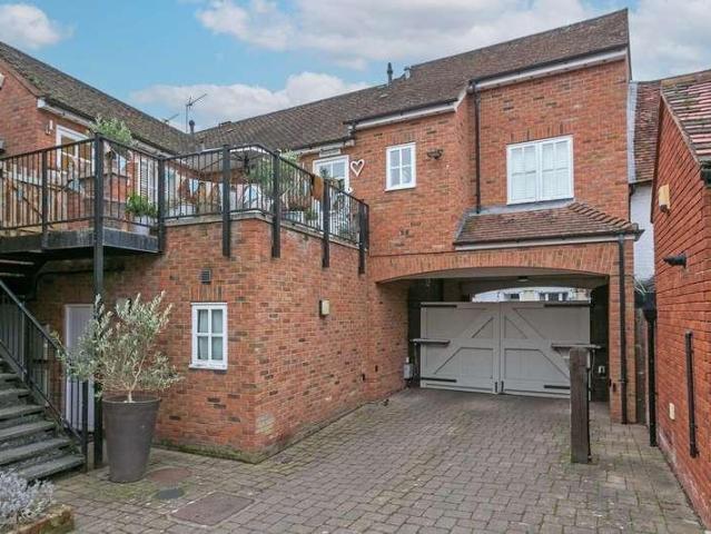 Flat for sale in Cookham