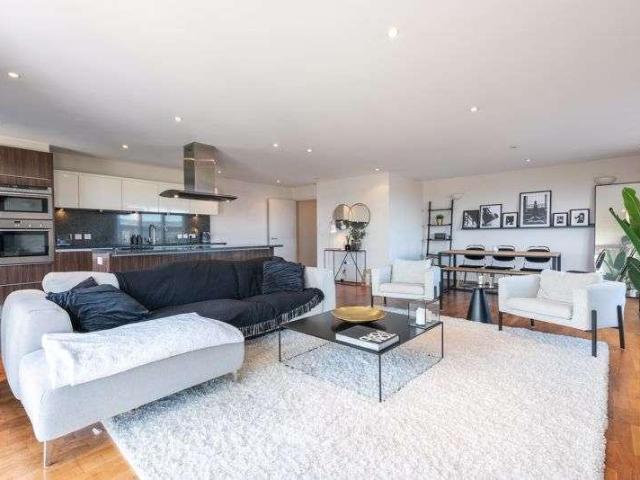 Flat for sale in Blackhills, Surrey