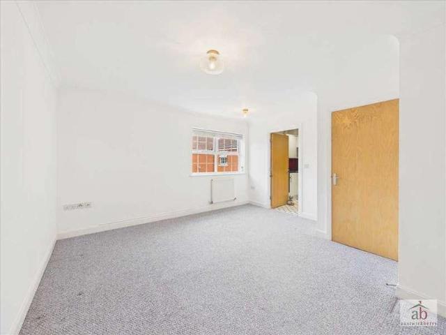 Flat for sale in Eastbridge, Suffolk