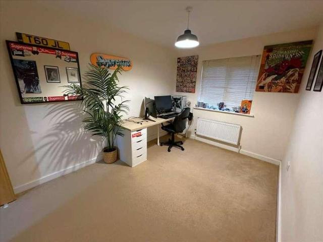 Flat for sale in New Town, Horsham