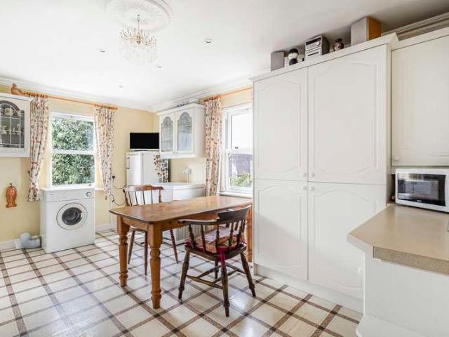 Flat for sale in Chesterton, Cotswold