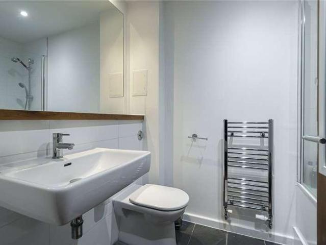 Flat for sale in Hoxton, Greater London