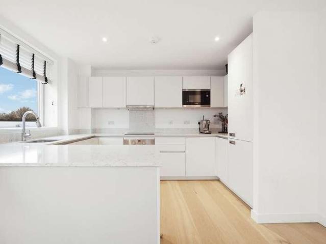Flat for sale in Islington, Greater London